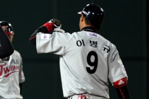 [프로야구] 40살 이병규, 4점짜리 한방쇼