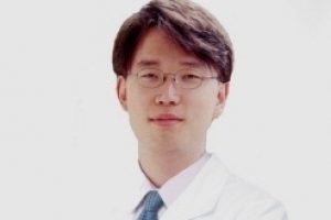 척추관협착증, 허리디스크와는 다른 증상 및 치료 방법은?