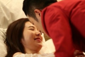 ‘녀녀녀’ 신주아, 벨보이와 19금 상상력 자극 ‘누구와 잤는지는..’