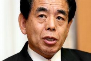 日 교육장관 고노담화 부정발언 철회