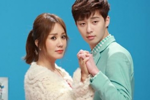 ‘로코 퀸’ 엄정화 열네 살 연하남과 로맨스