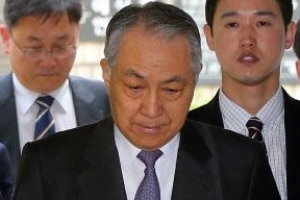 강덕수 前회장 영장심사 열려…구속여부 밤늦게 결정