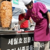 “케밥 자원봉사자, 나보다 수천배 낫다” 진중권 칭찬