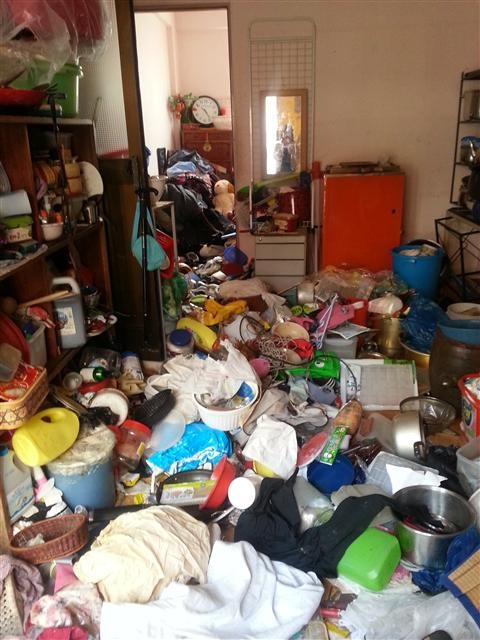 영등포구 주거환경 개선 지원을 받기 전 할머니가 생활하던 집안 모습. 영등포구 제공