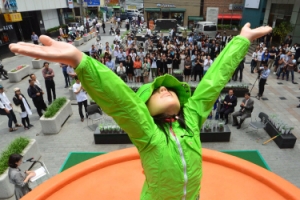 “아이들 잘 자라길” 염원 담은 대형 화분 조형물