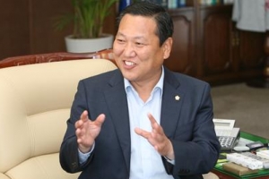 [후보자 인터뷰] “50년 토박이… 현안 원도심 개발”