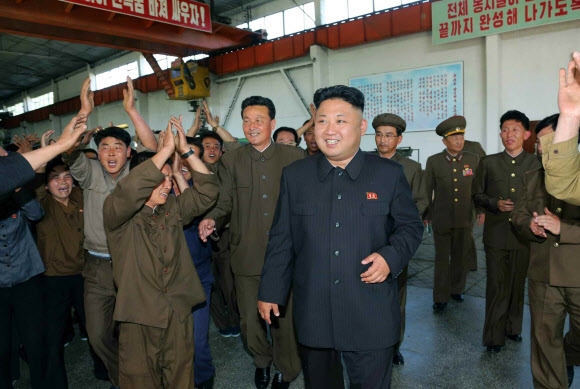 北 김정은, 연일 평북 군수공장 방문
