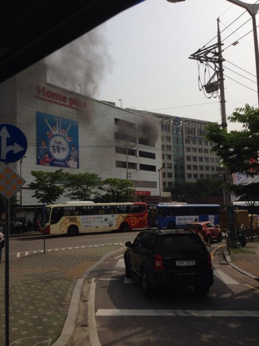 용두동 홈플러스 동대문점 불…동대문 홈플러스 화재 완진(3보)
