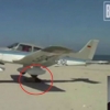 해변서 일광욕 중 착륙 비행기에 치여 죽을뻔