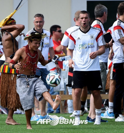 브라질 원주민, 독일 전차군단을 맞상대하다