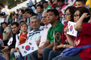 공개훈련 관전한 이구아수시민들 “박지성은 어디?”