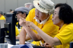 IT공부에 푹 빠진 어르신들