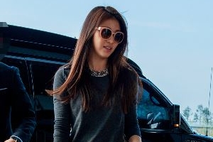 하지원 공항패션, 초미니 팬츠에 탄탄한 각선미 ‘눈길’