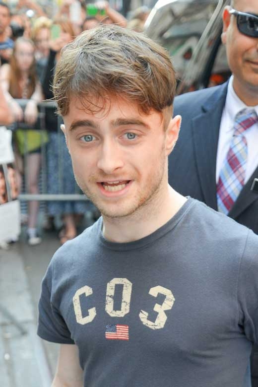 뉴욕 브로드웨이에서 팬들 앞에선 ‘해리포터’ 다니엘 래드클리프