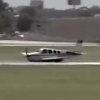 ‘살았어!’ 랜딩기어 고장 美 소형항공기 동체착륙 순간 포착