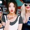 수지 일상, 코스프레 한 외국인들과..‘섹시 경찰+바니걸과 함께’