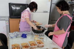 [뜨거운 여름, 더 뜨거운 나눔 온도] 힘이 되는 반찬