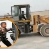 건설 중장비 운전하는 5세 아이 화제