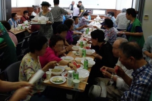 [여름에 더 취약한 주민 건강 지키~리!] 금천 노인들 몸보신 ‘든든’