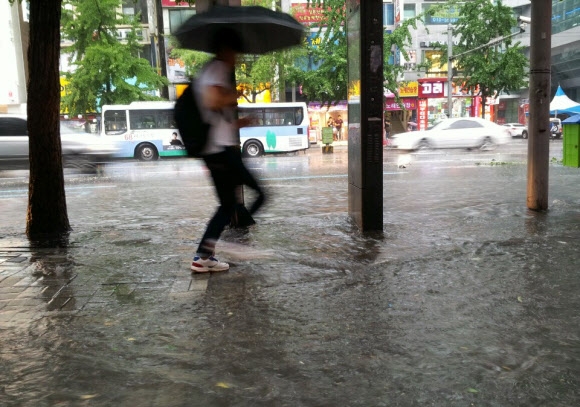 부산에 ’기습 폭우’