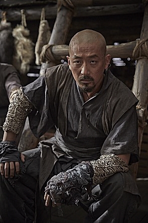 군도:하정우·강동원 연기 반란을 보라