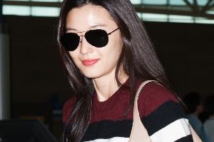 전지현 구찌 패션쇼 참석 위해 출국, 공항패션 눈길