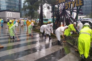 비 온 김에 비질하자