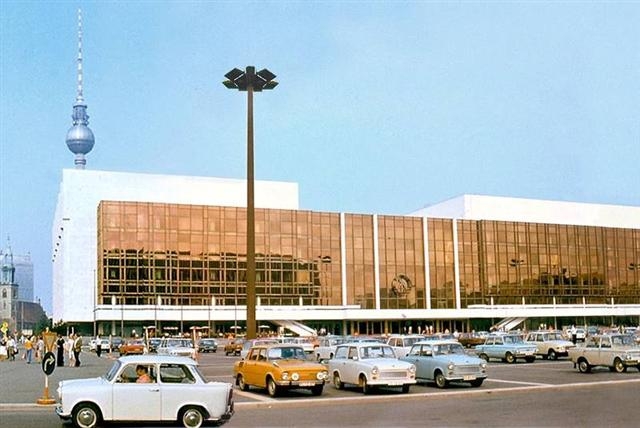 1976년 구 동베를린 정권이 사회주의 양식의 공산당사를 세웠다. 베를린성-훔볼트 포럼 제공