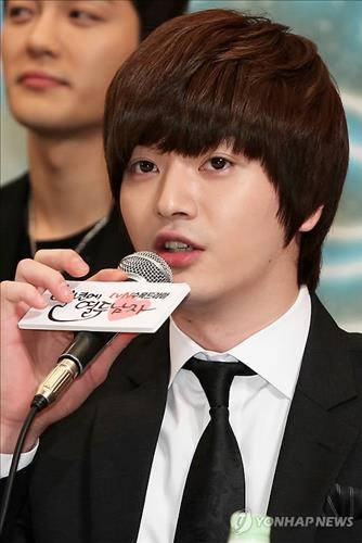 그룹 초신성의 김성제 연합뉴스