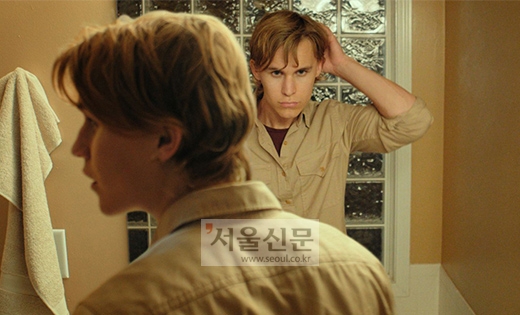 타임워프 스릴러 ‘플러스 원’ 예고편 공개