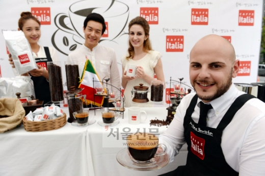 “이탈리아 정통 커피 맛 보세요”