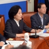 [세월호정국 기로] 강경파 “박영선 거취 결단” 朴 “사퇴 불가”… 25일 의총 분수령