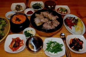 20년 손맛의 경복궁 족발맛집, 비결은?