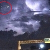 미국 휴스턴서 하얀 빛 원형 UFO 동시다발적으로 목격돼