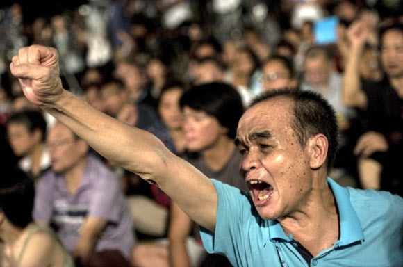 中, 홍콩 행정장관 직선제 사실상 거부… 민주세력 반발 