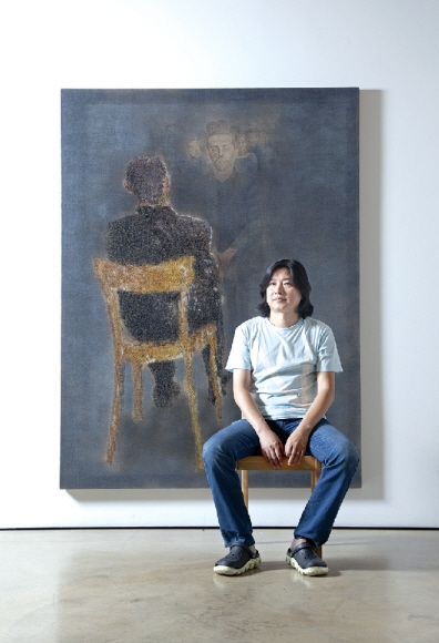 독일, 스위스 등에서 선보인 나체 퍼포먼스로 잘 알려진 중국 현대미술 대표 작가 마류밍. 마흔을 훌쩍 넘긴 그는 이제 굵직한 회화작품으로 시선을 돌렸다. 학고재 갤러리 제공