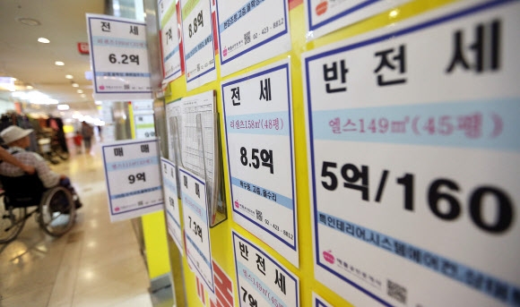 서울 아파트 전셋값 3.3㎡당 60만원↑…전세난 심화