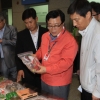 불법 반입 축산물 살펴보는 이동필 농식품부 장관
