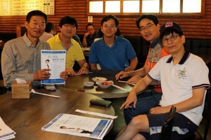 ‘대치동 아빠’들 뭉친 까닭은?