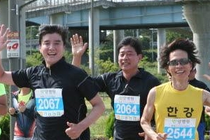 이해식 강동구청장 선사마라톤 축제 참가