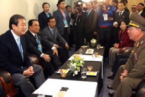 北최룡해, 女의원 보고 놀라며 “옛날 모습이…”