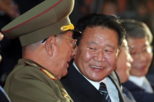 최룡해, 임수경 의원 보더니 손 잡으면서 “몸이 좋아졌다”…임수경 의원 대답은?