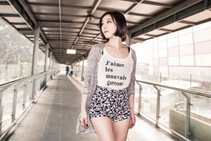 가인 말레이시아 화보, 탄탄한 각선미 뽐내