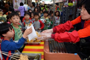 “혼자서도 잘해요” 꿈나무들의 장보기