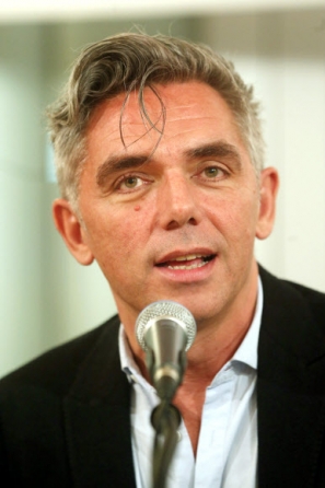 “19세기 물질만능주의, 지금 현실과 같아”