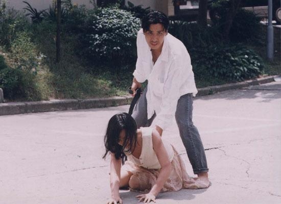 1995년 개봉 영화 ‘개 같은 날의 오후’는 아내 구타 문제를 다뤄 주목 받았다.