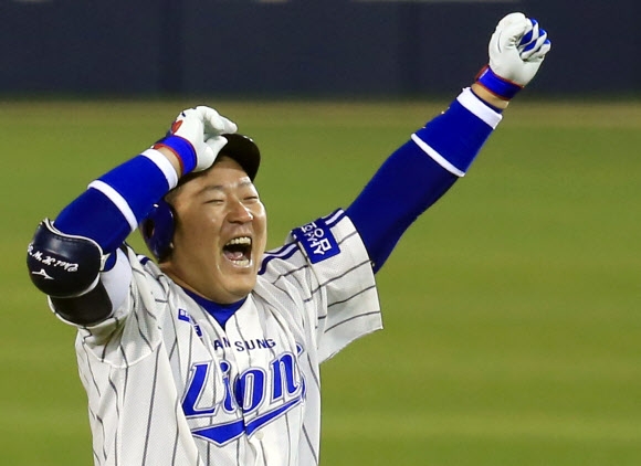 아기 동자 미소