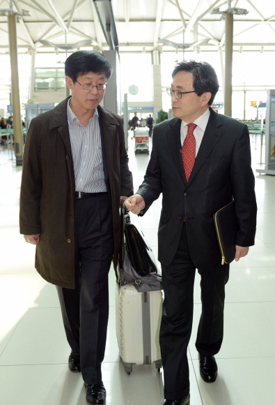 정부 에볼라 선발대 12명 출국 