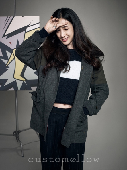 정려원, 오랜만에 ‘팬들과 소통하는 자리’ 마련…커스텀 멜로우 ‘라이브 셀피’ 50인 이벤트