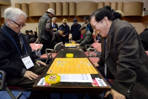 “장기판에 웃음 한 수 둡시다”